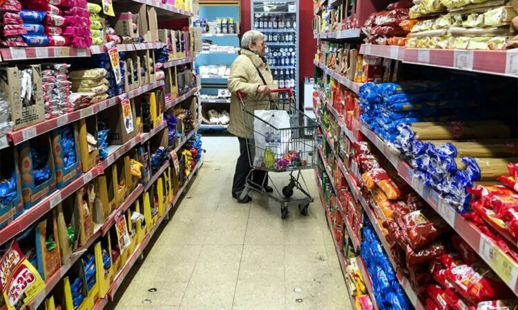 Analistas prevén que la inflación podría ubicarse por debajo del 2% en junio, aunque advierten que la recuperación sigue siendo dispar y que varios sectores aún enfrentan dificultades para reactivar la actividad.
