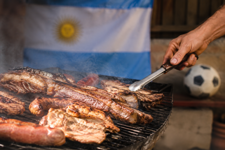 A días del Mundial, un asado para 10 personas cuesta $142.200 en Córdoba Asado