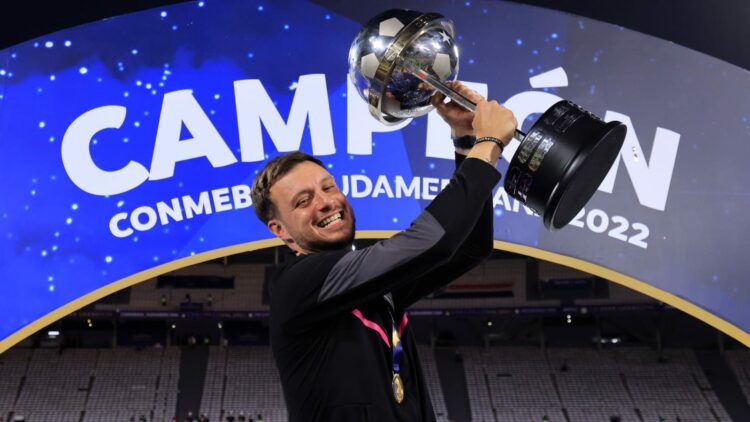 Al mando de Independiente del Valle, Anselmi obtuvo la Copa Sudamericana.