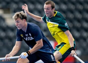 A los Leones se les escapó la ventaja y perdieron 3-2 con Australia