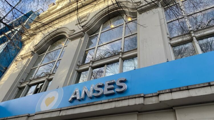 ANSES amplía el programa que permite hacer trámites jubilatorios en el trabajo