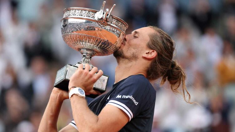 Alexander Zverev derrotó a Cobolli en la final y obtuvo su primer Grand Slam El alemán rompió el maleficio y se subió a la lista de campeones de Grand Slam.