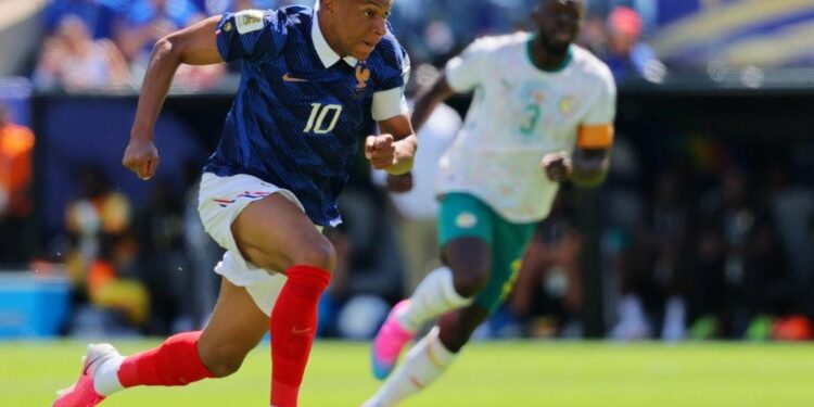 Apareció Kylian Mbappé y Francia derrota 1-0 a Senegal