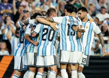 Argentina goleó a Islandia y cerró su preparación de cara al Mundial