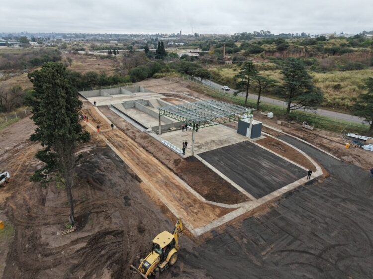 Avanza la construcción de una dársena para camiones en Bajo Grande La obra apunta a reemplazar definitivamente al llamado "Pozo San Vicente", en barrio Yapeyú.