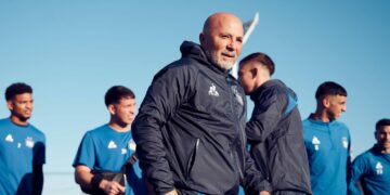 Jorge Sampaoli dirige las prácticas de pretemporada.