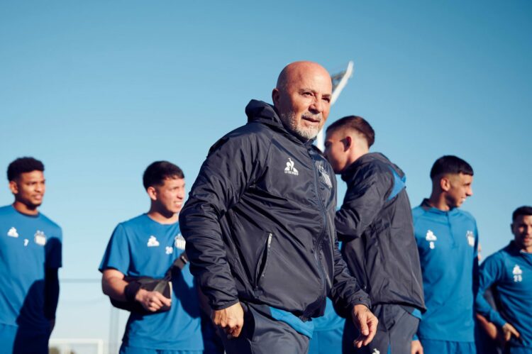 Jorge Sampaoli dirige las prácticas de pretemporada.