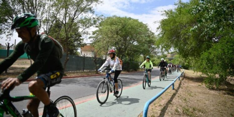 Cómo participar de la bicicleteada patria desde el Parque Sarmiento bicicleteada