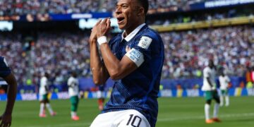 Con el brillo de Mbappé, Francia cambió la cara y derrotó a Senegal 3-1