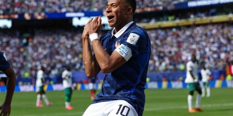 Con el brillo de Mbappé, Francia cambió la cara y derrotó a Senegal 3-1 Con el brillo de Mbappé, Francia cambió la cara y derrotó a Senegal 3-1