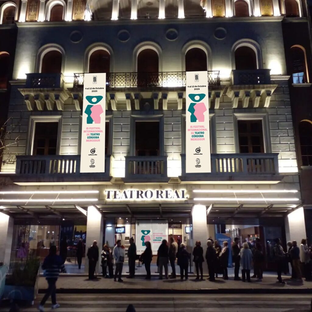 El Teatro Real inicia una jornada de festejos por sus 99 años de arte en la ciudad