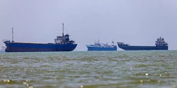 Irán volvió a cerrar Ormuz por ataques en Líbano y acusó a EE.UU. de “romper el pacto” El cierre del canal clave ocurre a solo una semana del entendimiento provisional que buscaba pacificar la región y liberar el comercio.