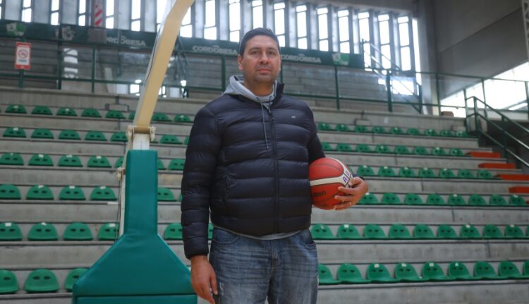 Leonardo Gutiérrez es el nuevo director técnico de Atenas El entrenador y ex jugador del Griego regresa al club para hacerse cargo del equipo para la próxima temporada.