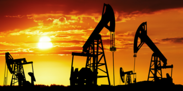 El petróleo perfora los US$ 80 y alcanza su nivel más bajo desde marzo El petróleo perfora los US$ 80 y alcanza su nivel más bajo desde marzo