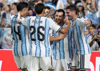 Messi, amo y señor de la selección: doblete ante Austria y clasificación a 16avos