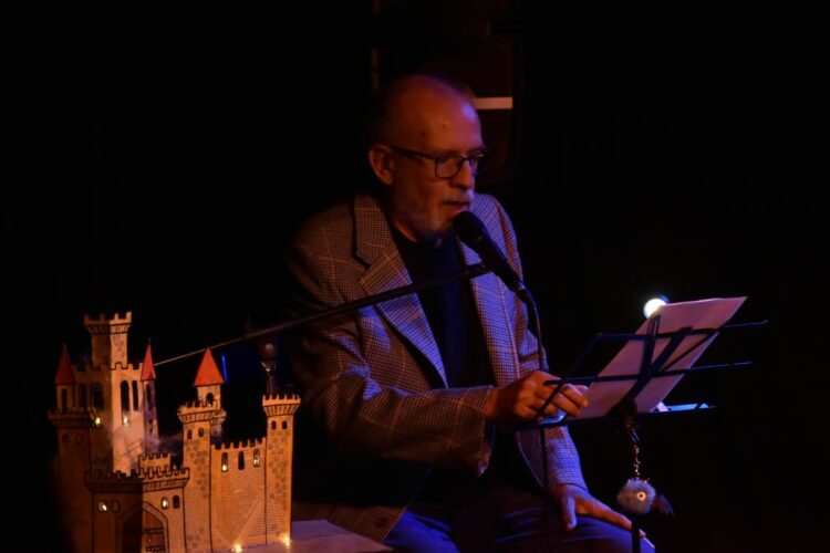 Las doce propuestas escénicas que integrarán la Feria Infantil del Libro Basada en "Fanue", personaje del escritor Jorge Flores Soler, la propuesta de Mediterráneo Teatro forma parte de la programación de la Feria Infantil del Libro.