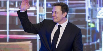 Elon Musk, el primer trillonario de la humanidad.