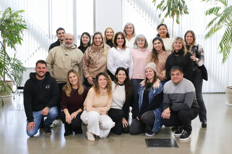 Emprendedores de distintos puntos de Córdoba compartieron experiencias y estrategias para adaptar sus negocios a un mercado cada vez más competitivo, apostando por la innovación y la capacitación.