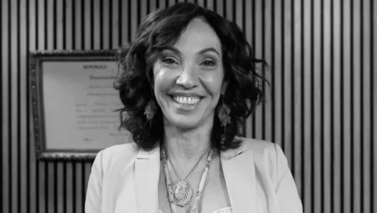 Ernestina Pais (1972–2026), hija de Milka Truol y José Miguel Pais, fue periodista y conductora, con una destacada trayectoria en radio y televisión.