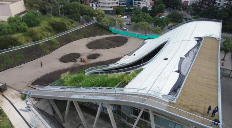 Avanza la construcción de la cubierta verde en el Centro Cultural Córdoba Especialistas nacionales destacaron su nivel técnico y la calificaron como un proyecto sin precedentes en Argentina.