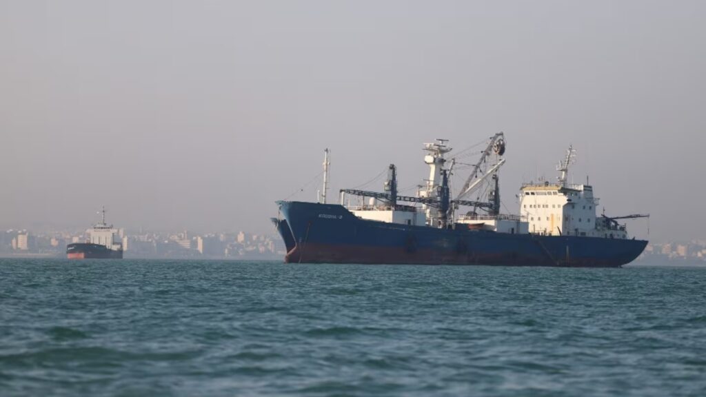 Evacuaron a más de 11.000 marinos varados en el Estrecho de Ormuz