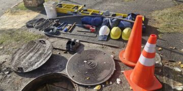 Fingían ser operarios y fueron detenidos tras cortar cables de telecomunicaciones Los tres detenidos fueron puestos a disposición de la Justicia.
