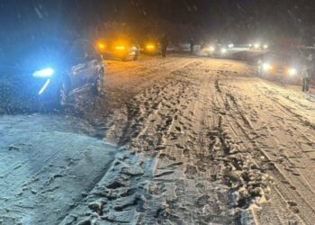 Continúa el corte total en el Camino de las Altas Cumbres por nieve en la calzada
