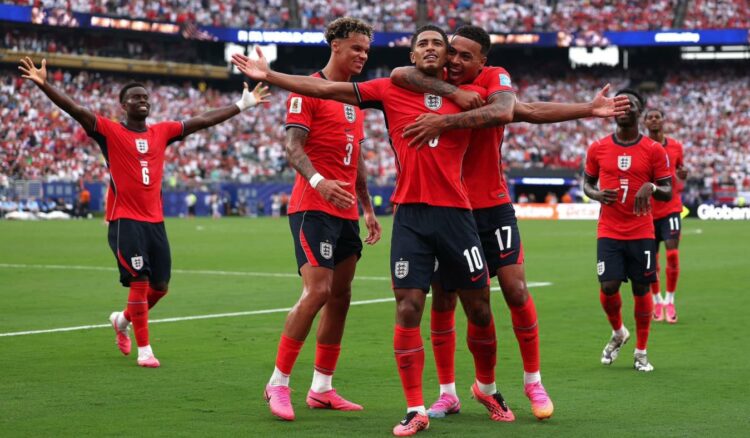 Inglaterra derrotó 2-0 a Panamá y quedó puntero del Grupo L