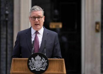 Keir Starmer, el primer ministro británico, anunció su renuncia