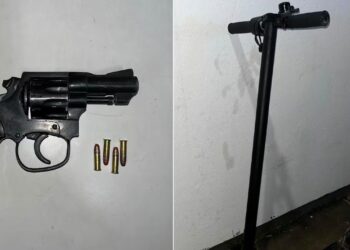 La Policía detuvo a un hombre que andaba en monopatín que llevaba un arma de fuego monopatín