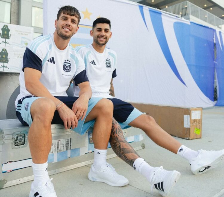 La Selección completó su primera práctica en Kansas Gio Lo Celso y Cuti Romero antes de partir rumbo al primer entrenamiento.