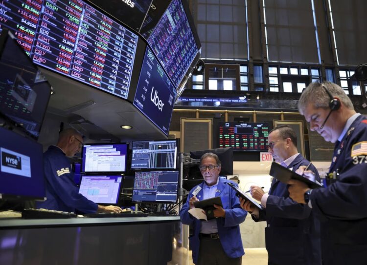 La calificadora S&P le subió la nota de deuda a YPF, Aeropuertos Argentina y otras seis empresas La agencia afinó las notas de distintas compañías, que van desde energéticas hasta aeroportuarias.
