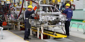 La industria automotriz registró una fuerte baja en la producción de mayo
