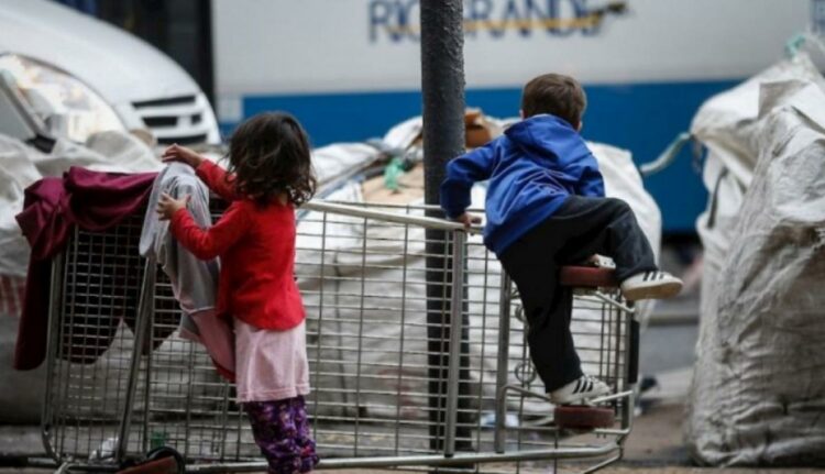 La pobreza alcanza al 42,3% de los niños y adolescentes en Argentina Pobreza