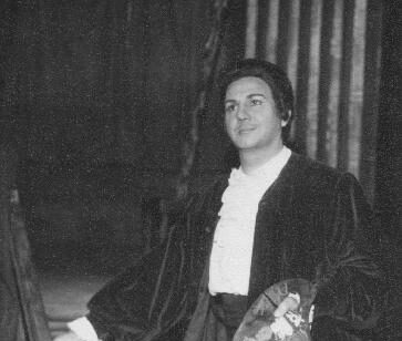 La voz de Simonella vuelve en un homenaje lírico Liborio Simonella (1923–2007), tenor cordobés y figura destacada de la lírica argentina del siglo XX. Brilló en el Teatro Colón y fue formador de nuevas generaciones de cantantes.