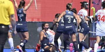 Las Leonas y Los Leones abren la última ventana frente a España