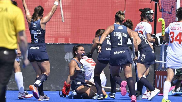 Las Leonas y Los Leones abren la última ventana frente a España Por penales, Argentina se quedó con el triunfo ante China.