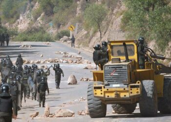 Liberan rutas en Bolivia tras la entrada en vigor del estado de excepción