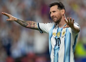 Lionel Messi en el festejo de su tercer gol ante Argelia.