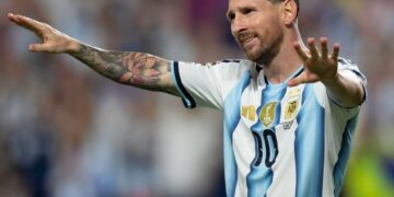 Messi tras el partido ante Argelia: “Totalmente ajeno a lo deportivo, pasé unos días difíciles” Lionel Messi en el festejo de su tercer gol ante Argelia.