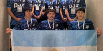 Los Topitos lograron viajar y debutaron en el Mundial con una victoria