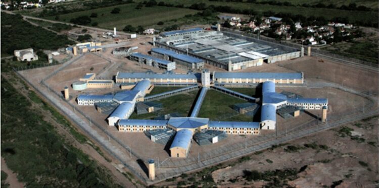 Once agentes del Servicio Penitenciario irán a juicio por golpear y maltratar a dos internas Los hechos ocurrieron en el Establecimiento Penitenciario Nº3 (Bouwer)