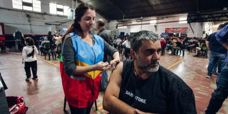 Los operativos acercarán servicios públicos a vecinos de ambos barrios.