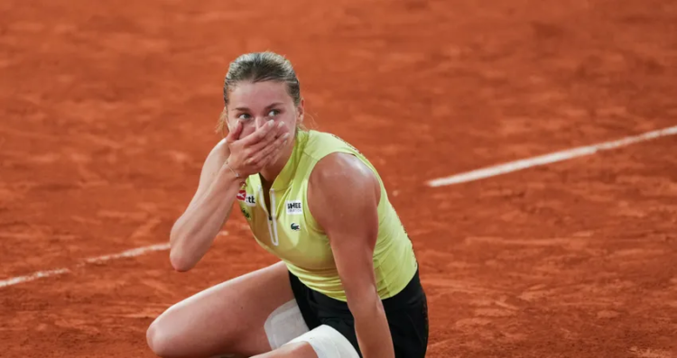 La polaca se medirá con Andreeva por el título en París.