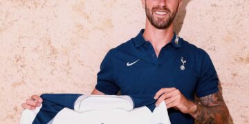 Marcos Senesi firmó con el Tottenham a la espera de una chance mundialista