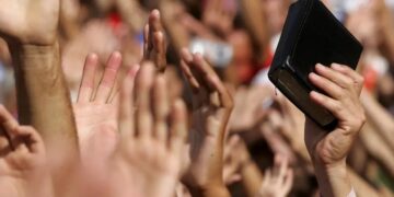 Menos católicos y más pluralidad: el mapa de las identidades religiosas