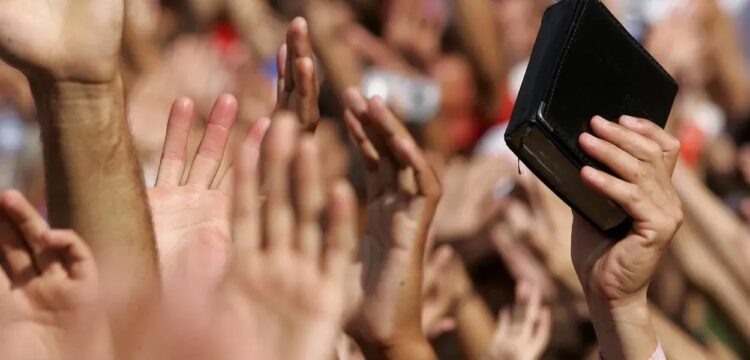 Menos católicos y más pluralidad: el mapa de las identidades religiosas