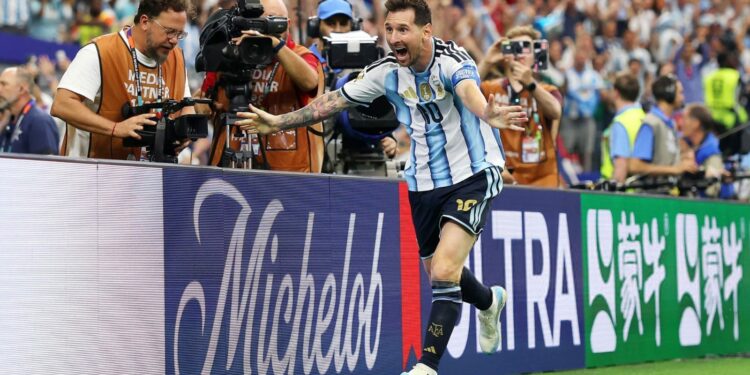 Messi, amo y señor de la selección: doblete ante Austria y clasificación a 16avos