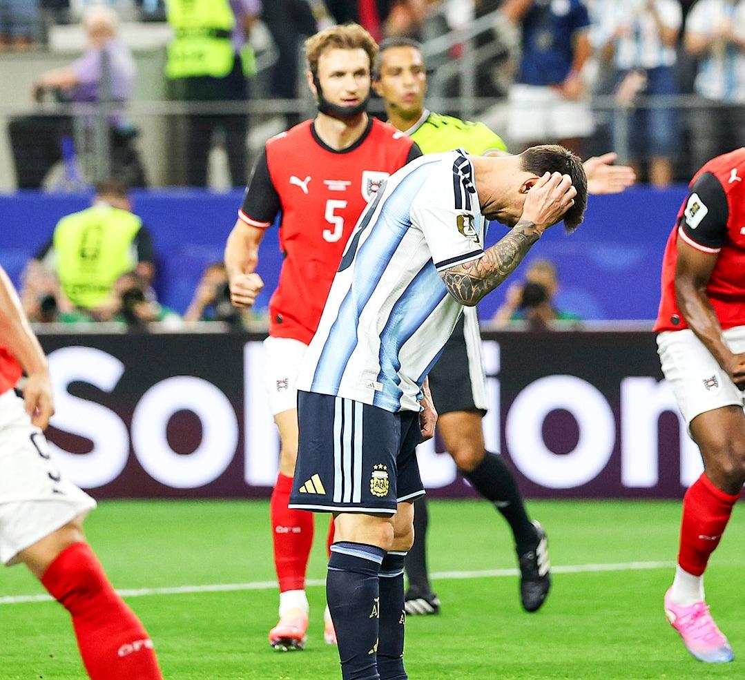 Messi ilumina a una selección sin brillo pero con mucho carácter