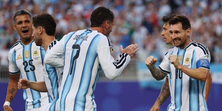 Messi inagotable: el diez clavó un golazo y Argentina derrota 1-0 a Argelia